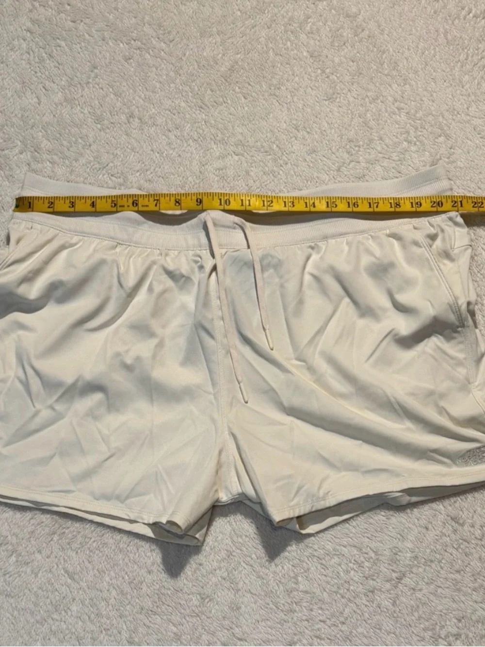 The North Face Women’s Aphrodite Shorts Size 2X White Dune New